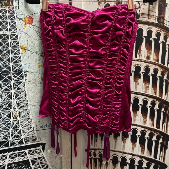 FREDEICKS OF HOLLYWOOD Sexy Ruched Corset - Picture 3 of 6